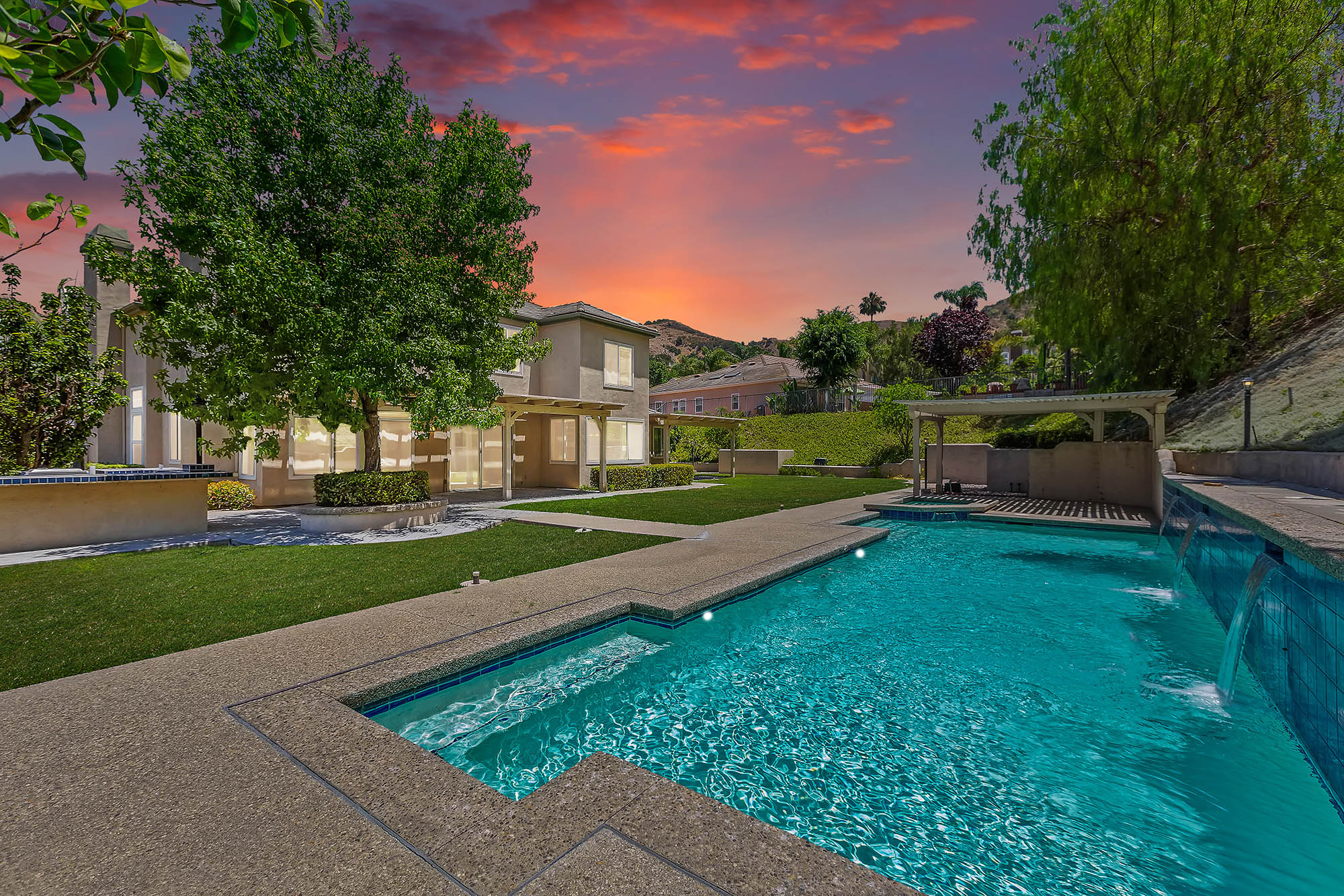 Backyard / Pool