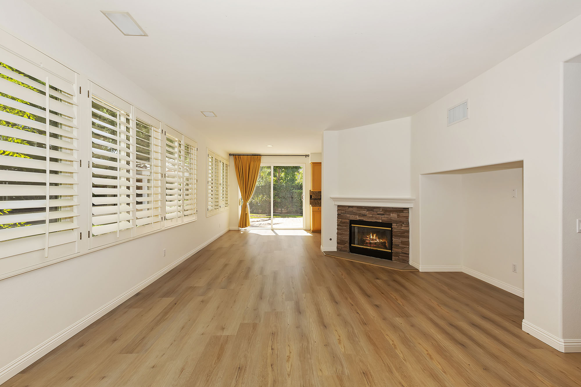 Family  / DiningRoom